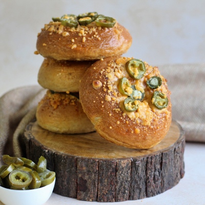 Whole Wheat Jalapeno Cheese Bagels (4 pieces)