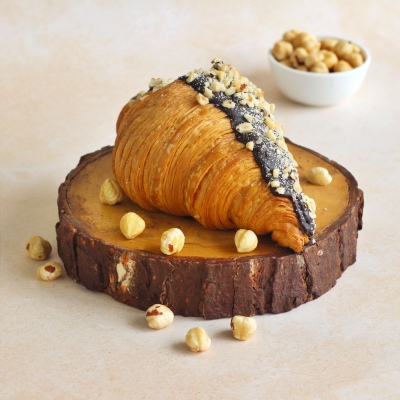 Hazelnut Croissant (1 piece)