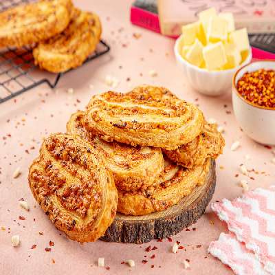 Chilli Cheese Palmiers (200Gm)