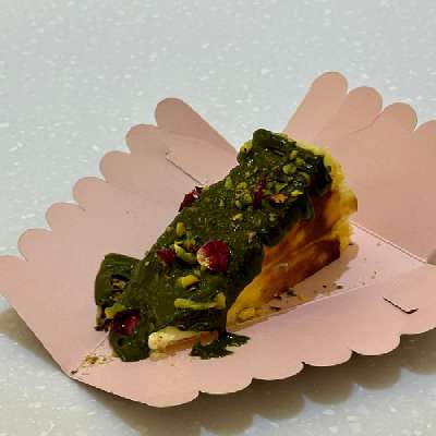 Pistachio Burnt Basque Cheesecake Pastry
