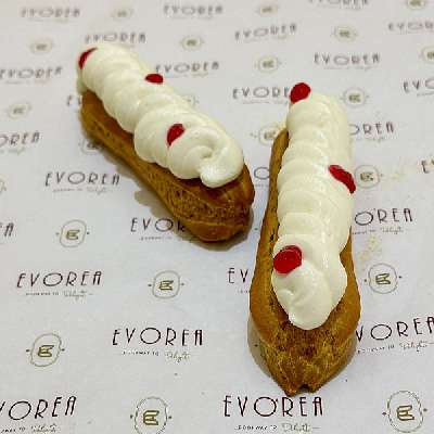 Custard Eclair
