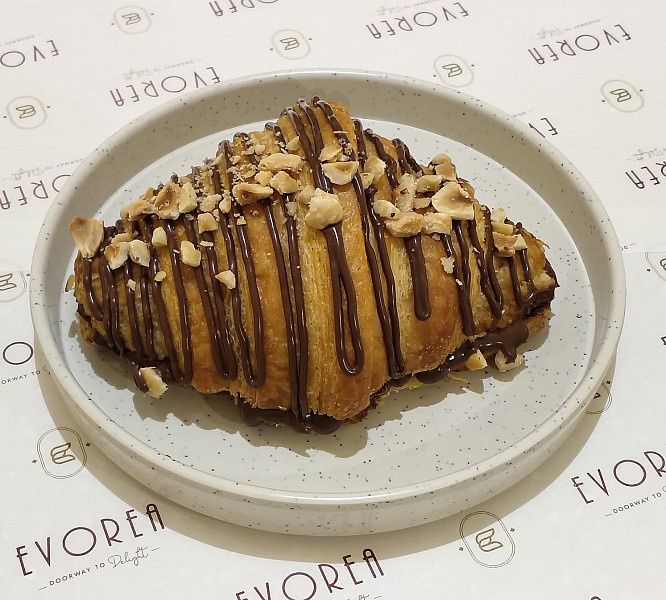 Nutella Croissant