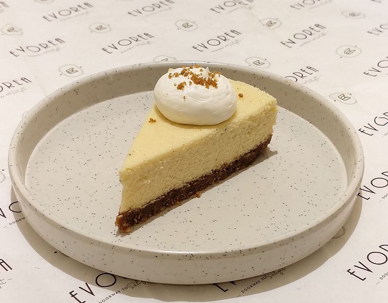 Classic Vanilla Baked Cheesecake Pastry