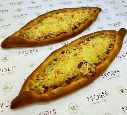 Classic Margherita Pizza