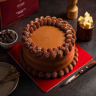 Classic Chocolate Buttercream Cake 100005 500Gm