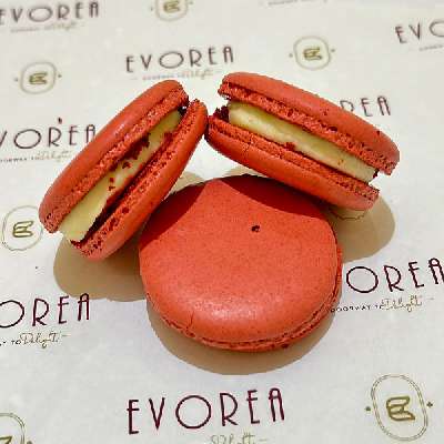 Red Velvet Macroon