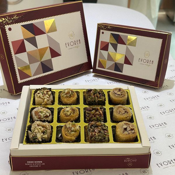 Assorted Baklava 12 Pcs Maroon Box