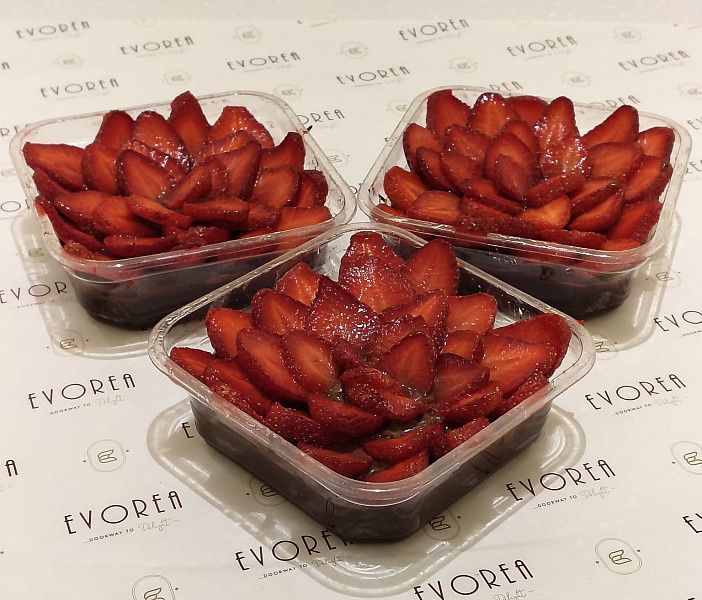 Strawberry Dark Chocolate Tub