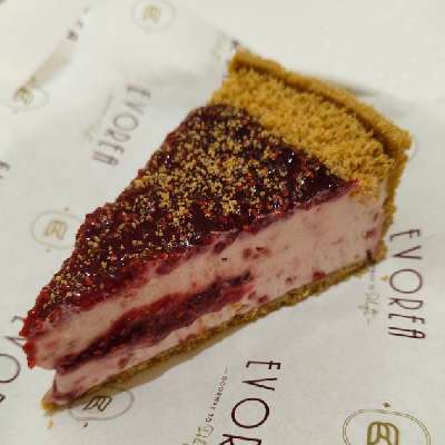 Raspberry Cold Cheesecake Pastry