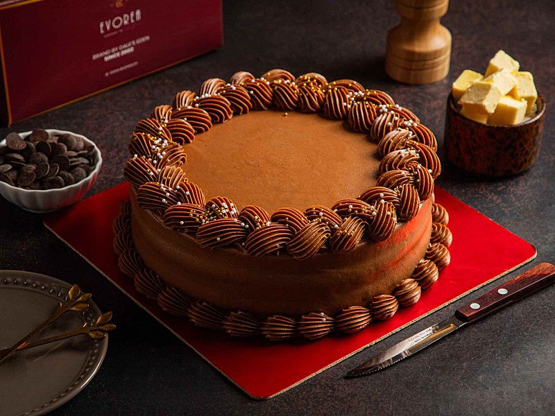 Classic Chocolate Buttercream Cake