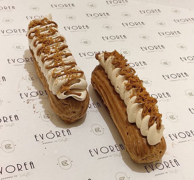 Biscoff Eclair