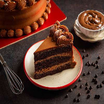 Classic Chocolate Buttercream Pastry