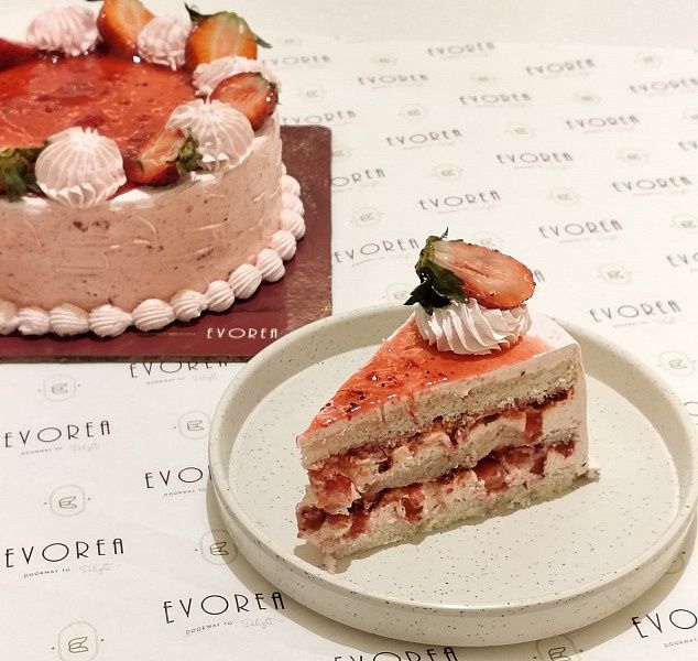 Classic Strawberry Pastry