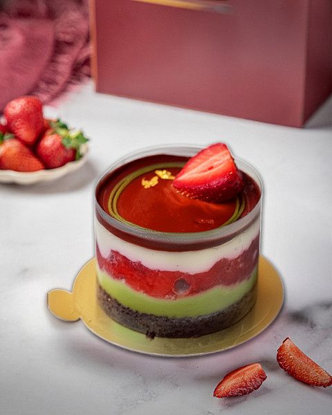 Strawberry Pistachio Chocolate Pastry