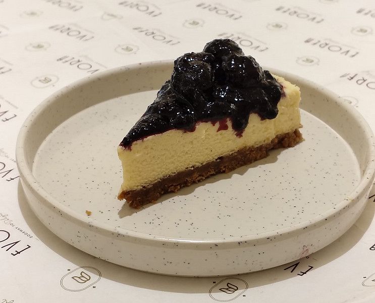 Blueberry Baked Cheesecake Pastry