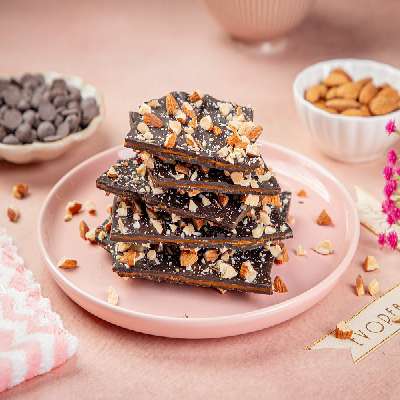 Almond Chocolate Bark (100Gm)
