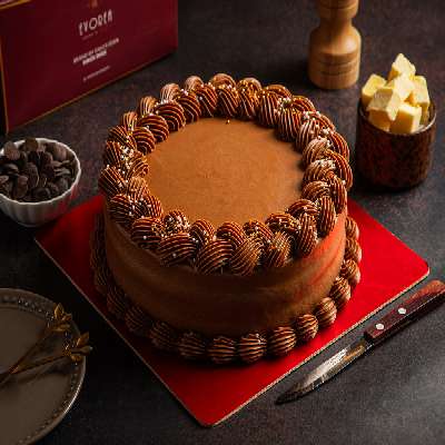 Classic Chocolate Buttercream Cake