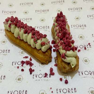 Pistachio Eclair