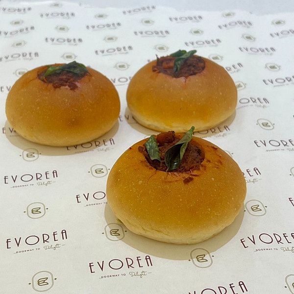 Chicken Ghee Roast Bun