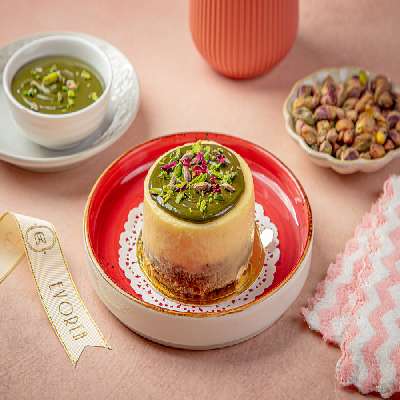 Pistachio Baked Cheesecake Pastry