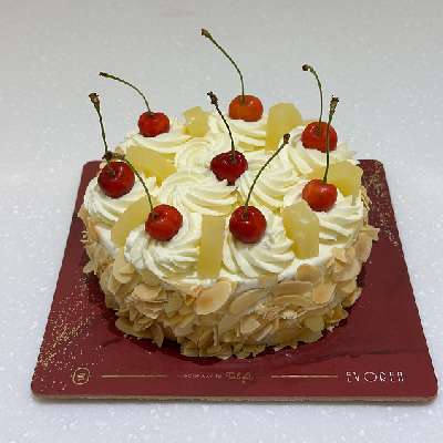 Classic Pineapple Cake