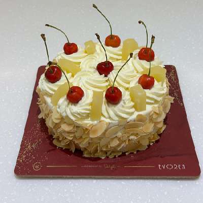 Classic Pineapple Cake 100032 1Kg