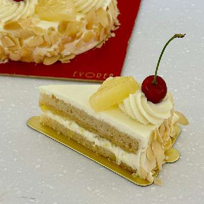 Classic Pineapple Pastry