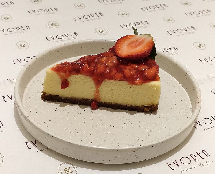 Strawberry Baked Cheesecake Pastry