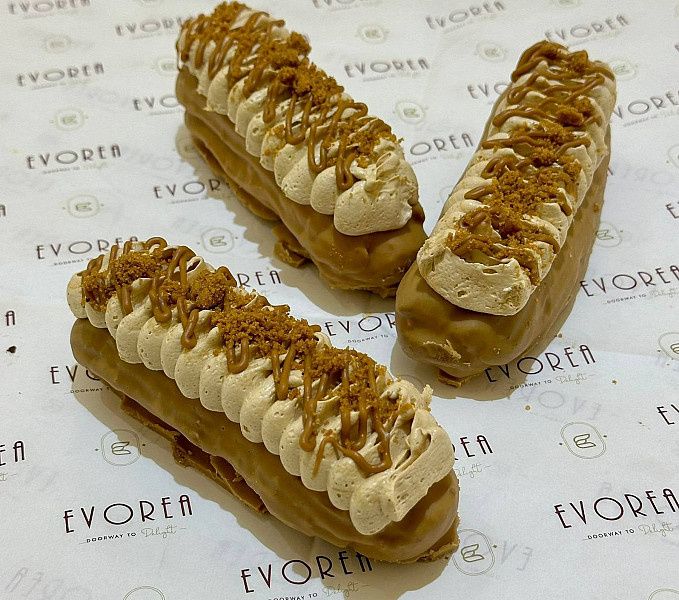 Biscoff Eclair