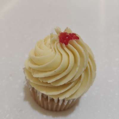 Vanilla Jim-Jam Cupcake