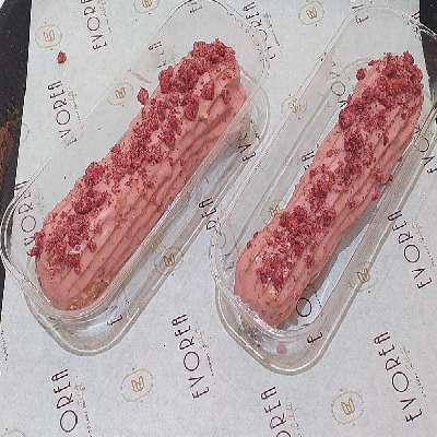 Chocolate Berry Eclair