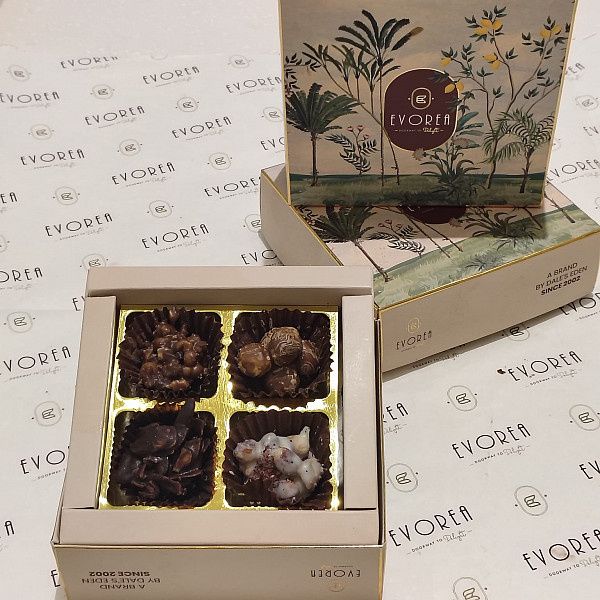 Assorted Rock Chocolate 4 Pcs Tree Box