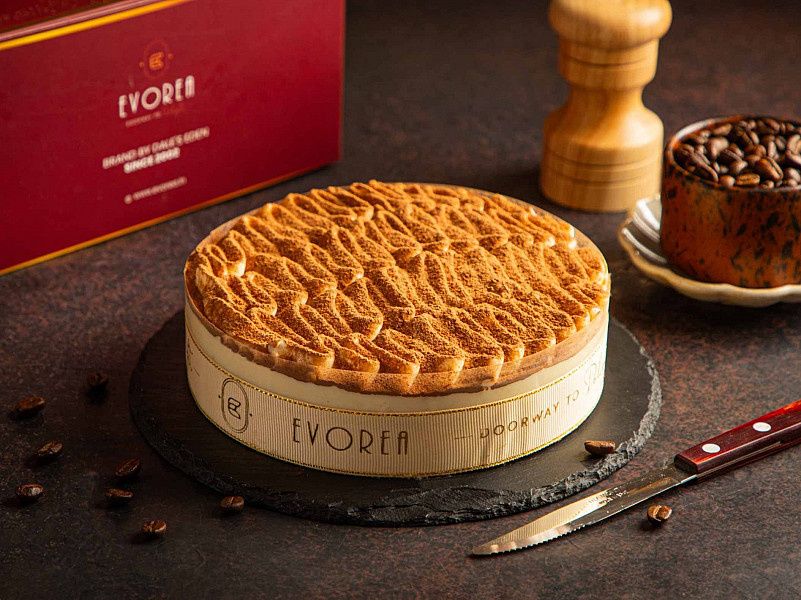 Tiramisu Cake