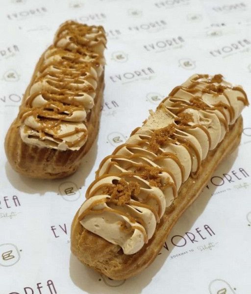 Biscoff Eclair
