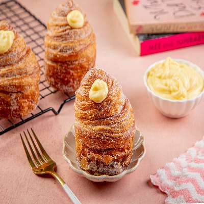 Custard Filled Cruffin