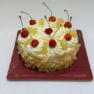 Classic Pineapple Cake 1Kg