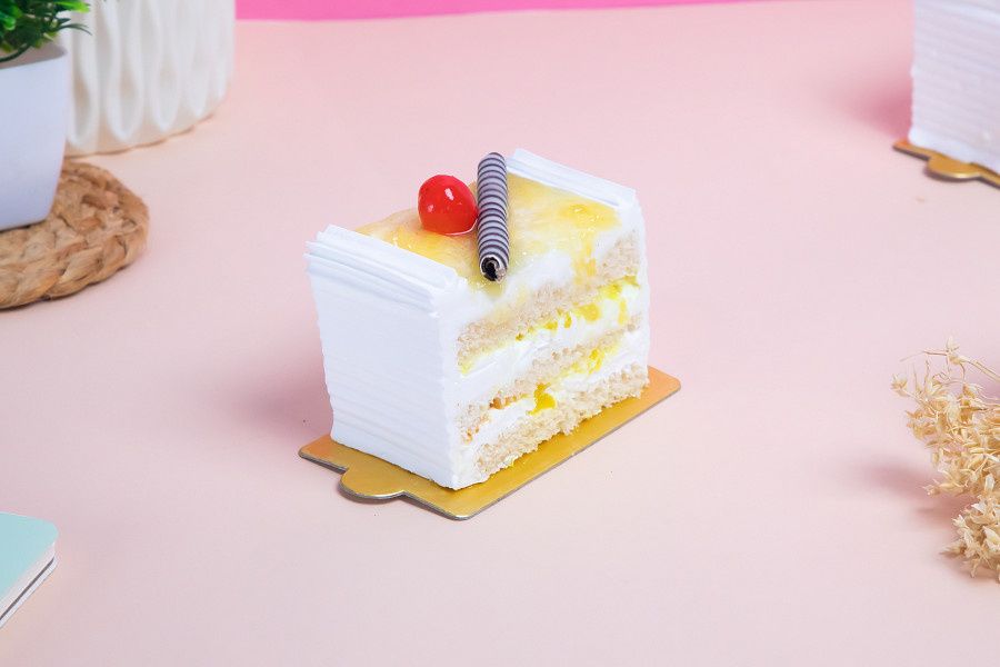 Fresh Cream Pineapple Pastry