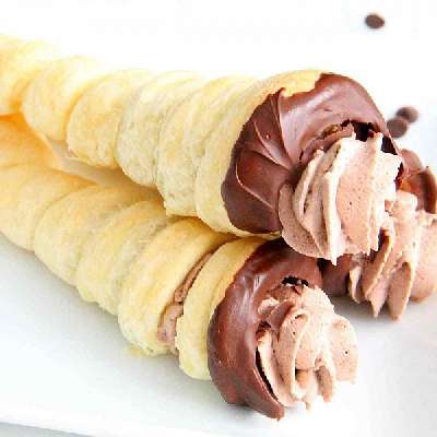 Cream Horns (Cream Rolls)