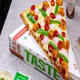 Paneer Tikka Butter Masala Pizza Personal Giant Slice (22.5 Cm)