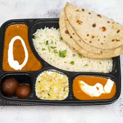 Dal/paneer/mix veg/Rice/Gulab jamun+2 Roti(laccha pyaaz)