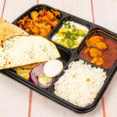 Dal/egg curry/Mix veg/Rice/Gulab jamun+2 Roti(Laccha pyaaz)@299 Chicken curry/Egg Curry/dal/rice+2 R