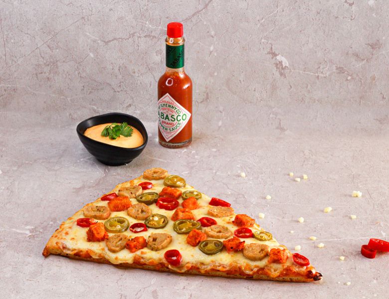 Hot Tandoori Pizza Personal Giant Slice (22.5 Cm)