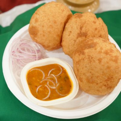 Bedmi poori with aloo 3pcs