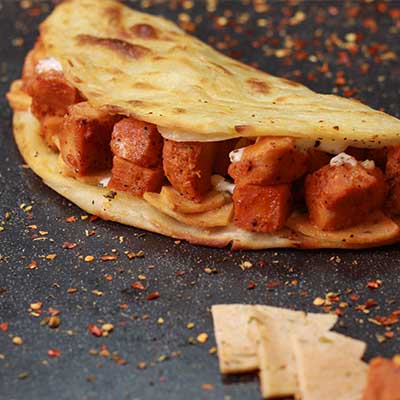 1 Pc Chicken Tikka & Chicken Salami Taco'S