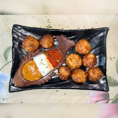 Momos