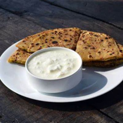 Gobhi Paratha with Curd Platter