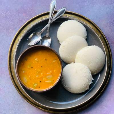 Idly with Sambar