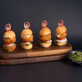 Paneer Pesto Dip Burger