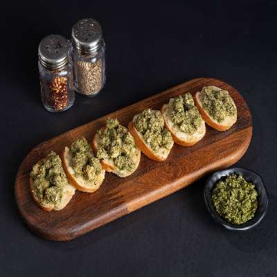 Pesto Chicken Garlic Bread