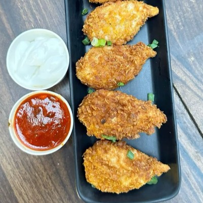 FRIED CHEESE & CORN MOMO